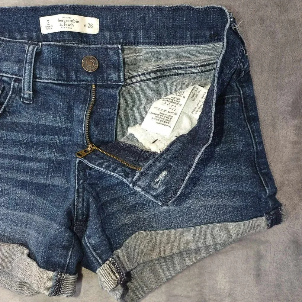 Abercrombie & fitch blue jean shorts dark wash cuffed hem 2 W26‎ casual preppy
